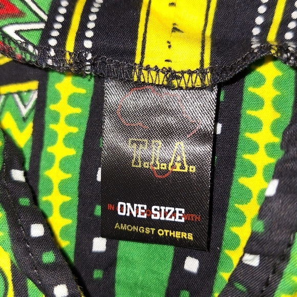 A TIA colorful Dashiki Tunic top. One size fits most. EUC. - Picture 3 of 4
